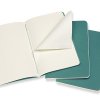 Sešity MOLESKINE Cahiers 3ks čisté S tyrkysové - Ikona mezi zápisníky? MOLESKINE. Sada tří notesů jako spolehlivý pomocník i dokonalý doplněk image. Kapsa na výstřižky, poznámky, vizitky. Skladem, expedice ihned!